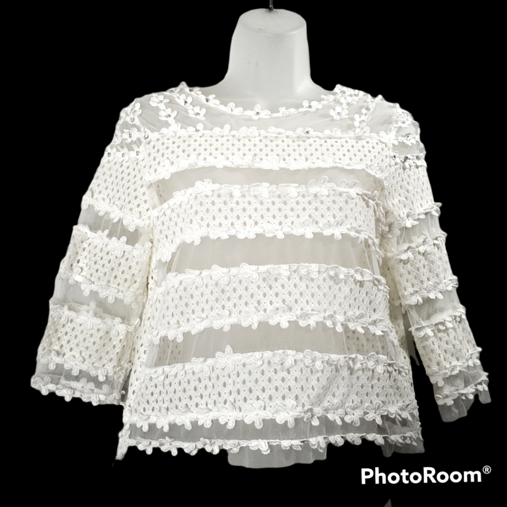 Freeway White Floral Top With Lace And Rhinestones